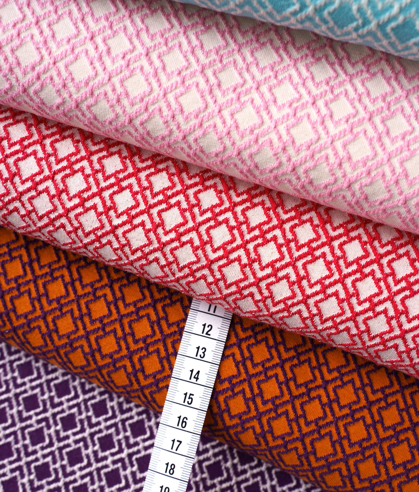 hamburger-liebe-gleam-tiny-tango-jacquard-jersey-a90-74-bio image 3