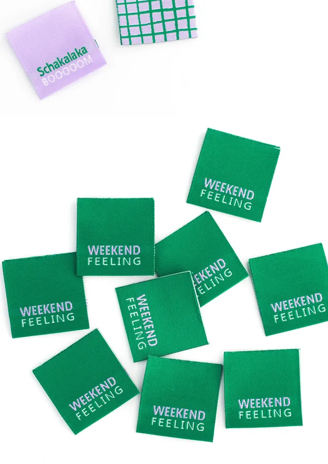 konfetti-patterns-weekend-feeling-webetiketten-lila-9er-set-3x3-cm image 1