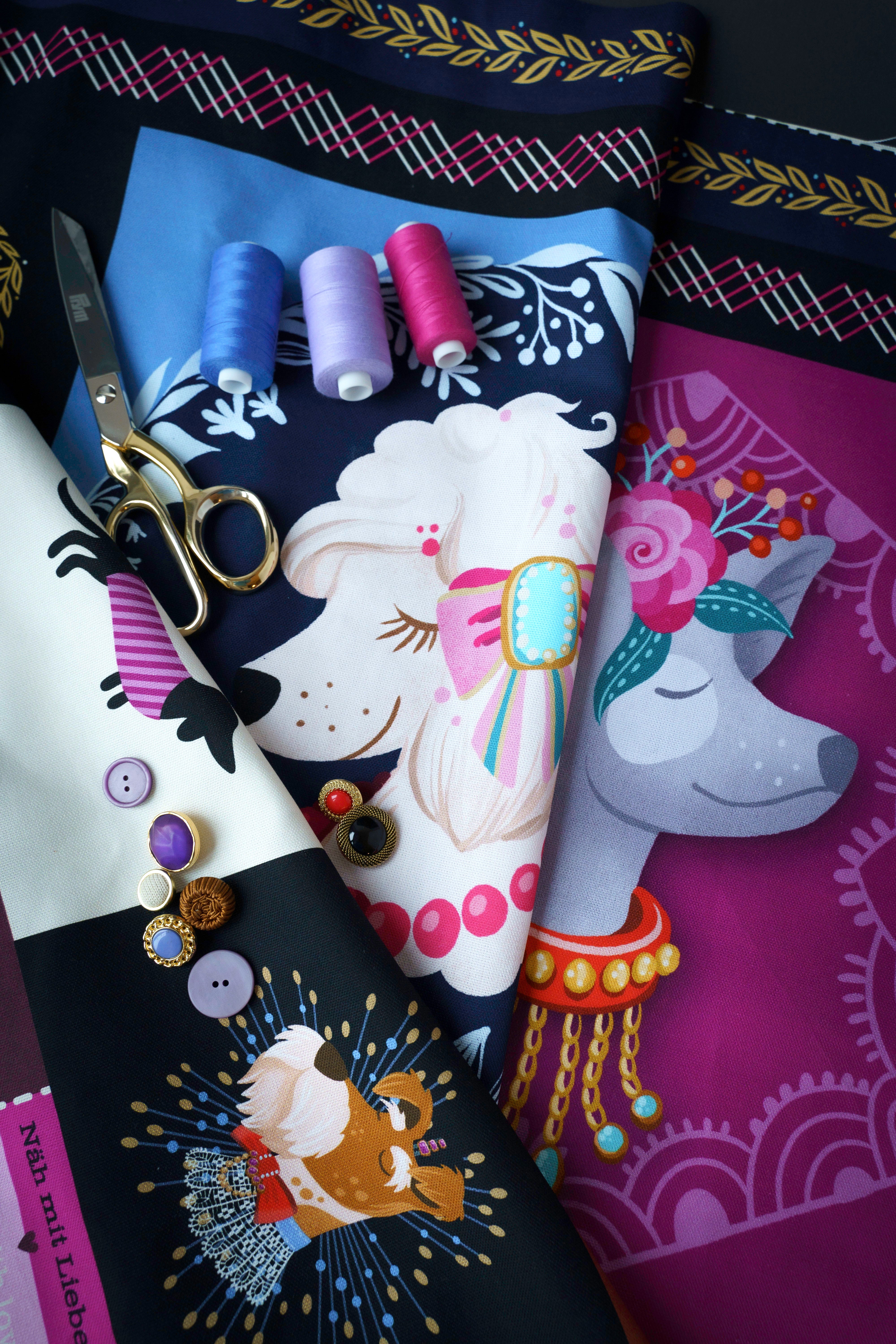 hamburger-liebe-bling-bling-dogs-are-diamonds-canvas-panel image 2