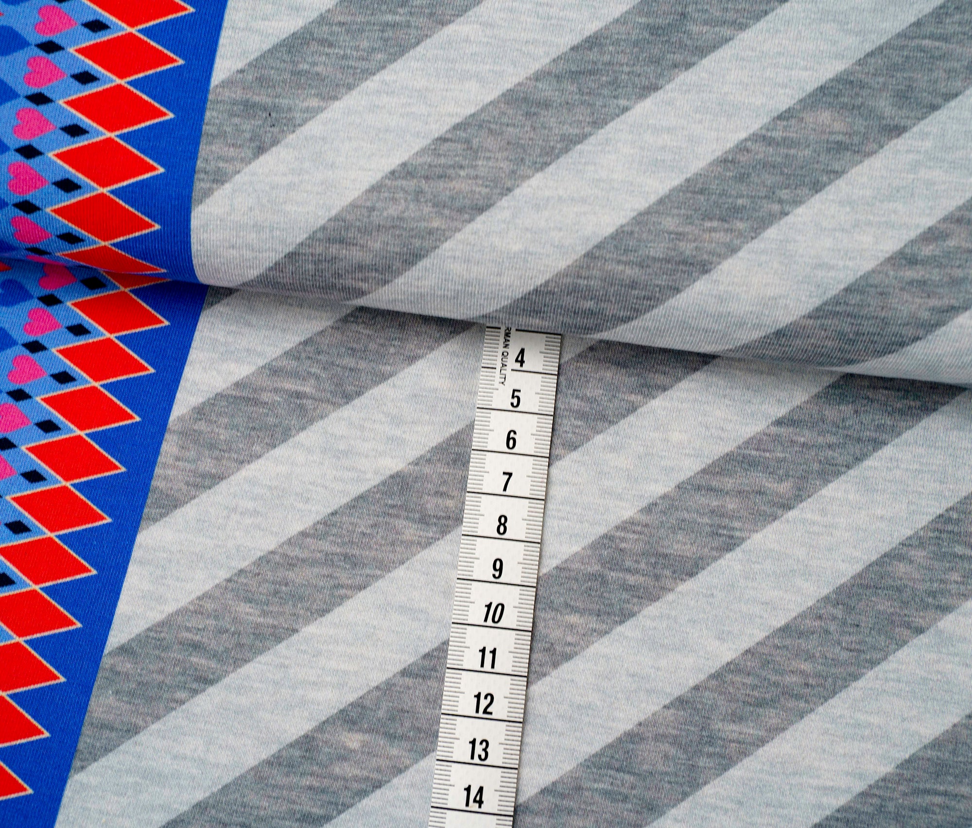 hamburger-liebe-queen-of-hearts-royal-stripes-sweat-bio image 2