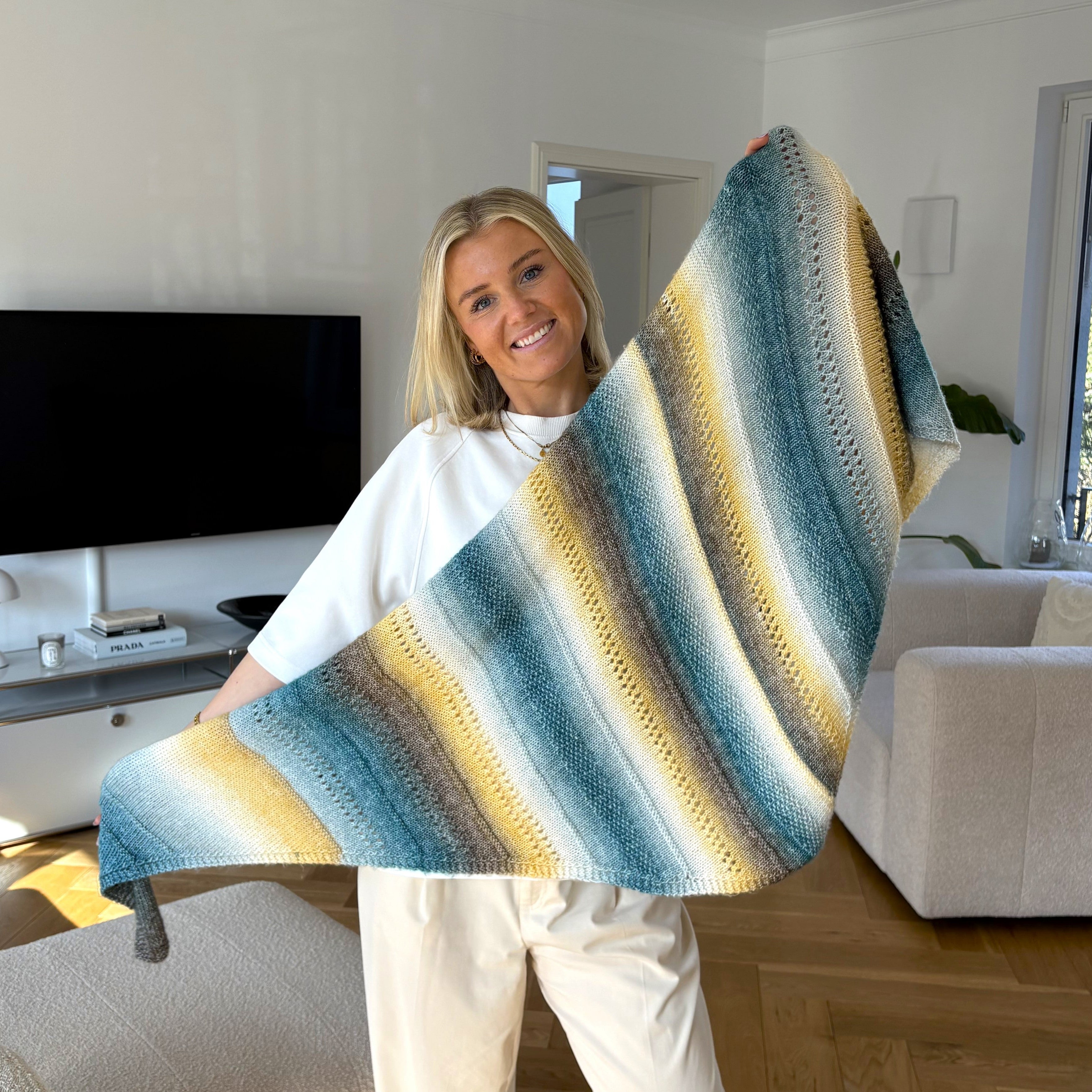 bellalana-strick-sets-regenbogen-dreieckstuch-200x70-cm image 3