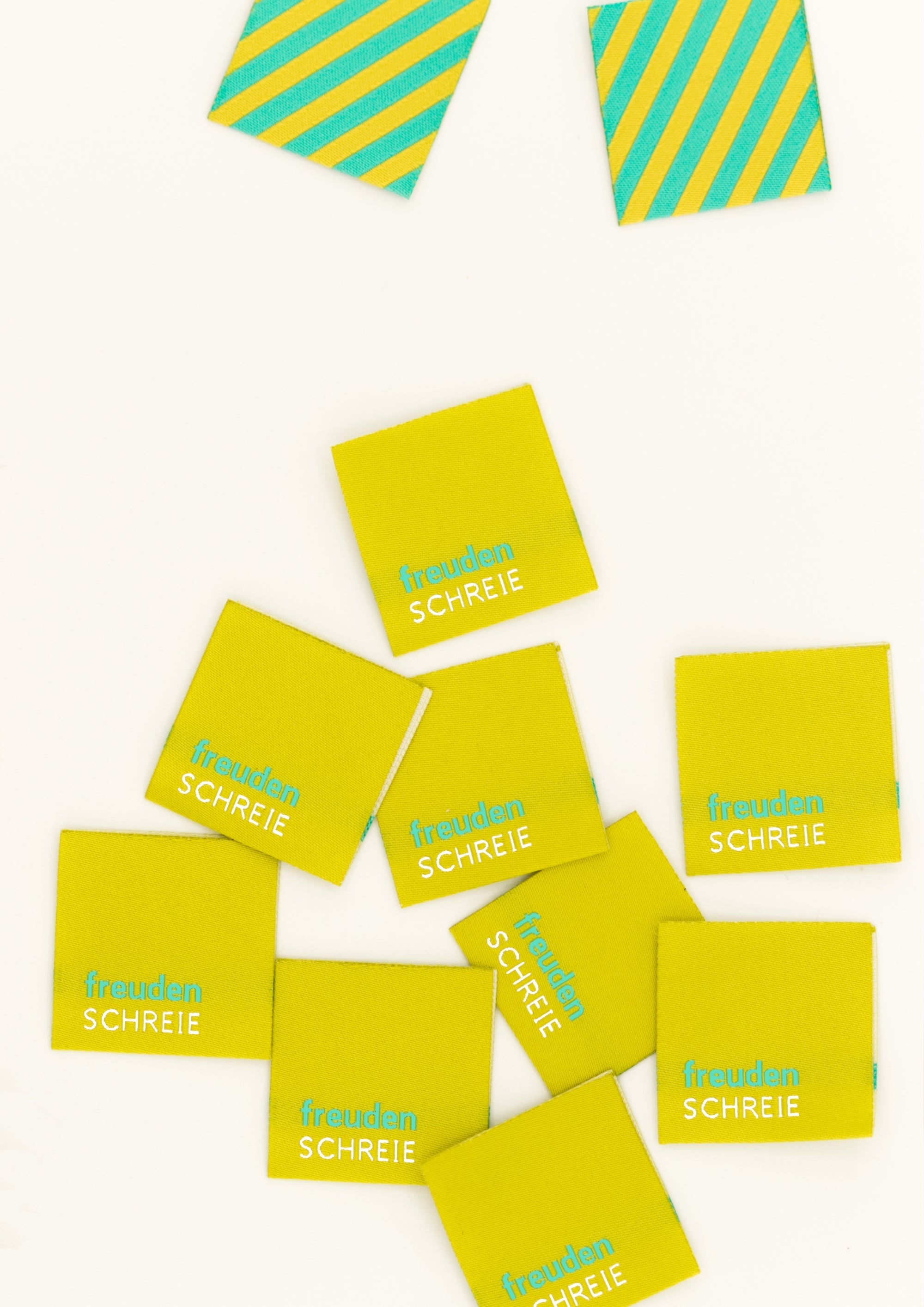 konfetti-patterns-label-webetiketten-freudenschreie-9er-set-oliv image 1