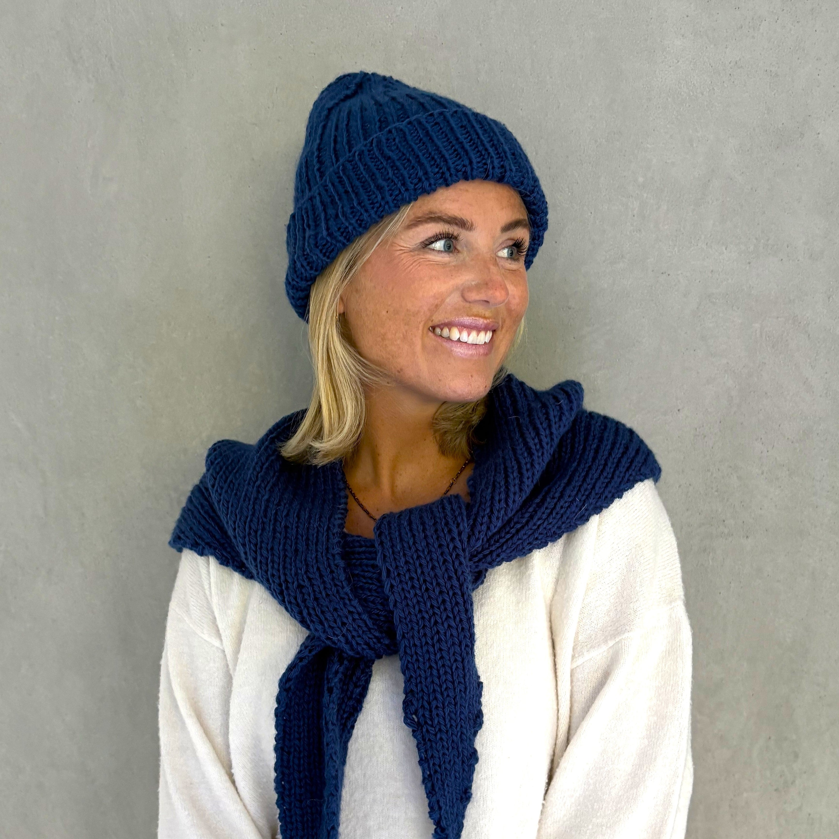 bellalana-mirella-strick-set-dreiecksschal-m-tze-marine-anf-nger image 1
