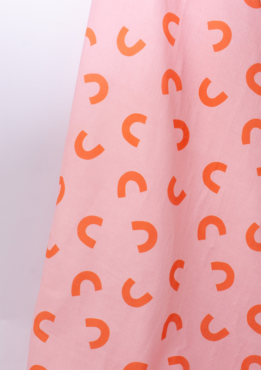 konfetti-patterns-musselin-halbkreise-meterware-aperol-lachs-145cm image 3