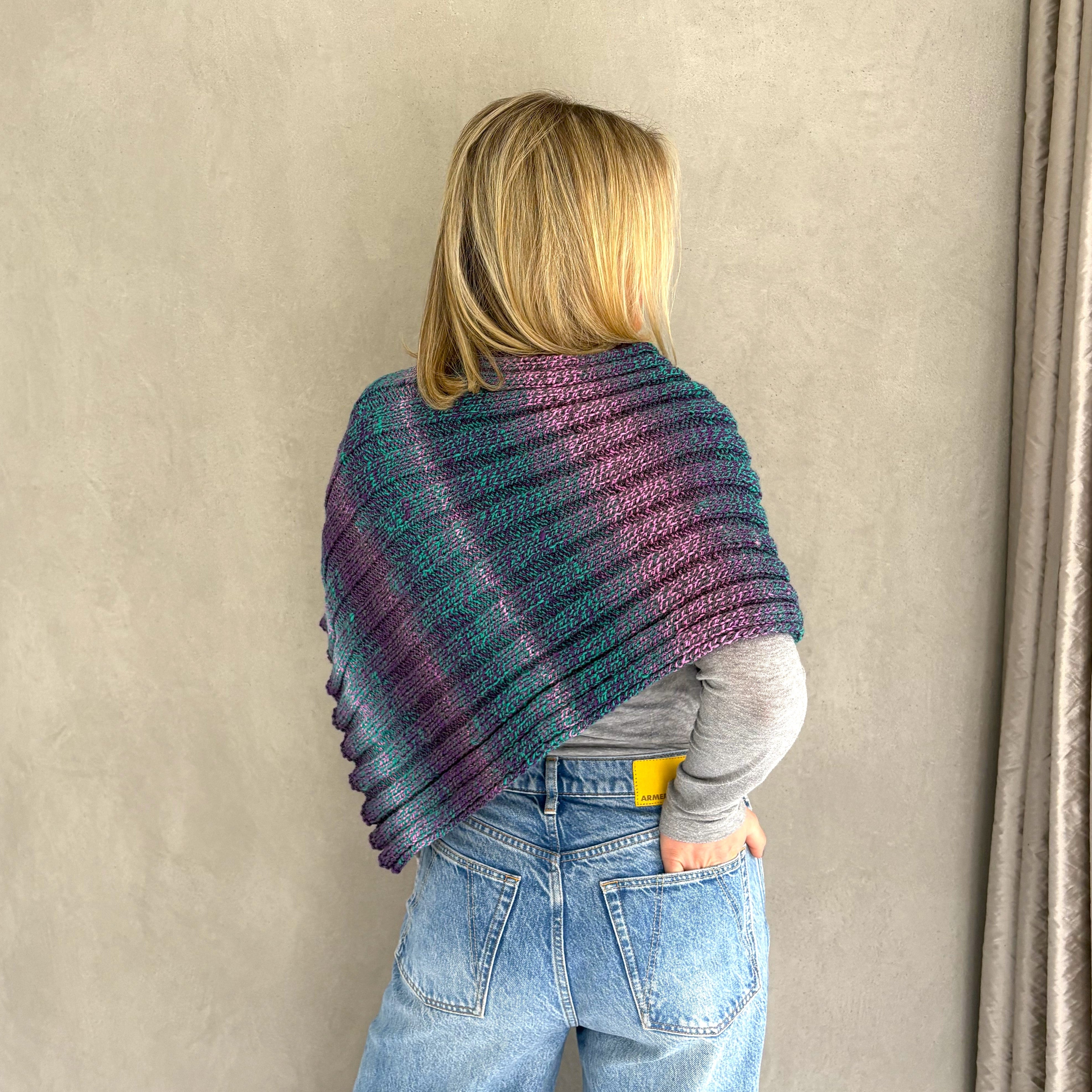 bellalana-glow-poncho-strick-set-mit-anleitung-verlaufsgarn image 6