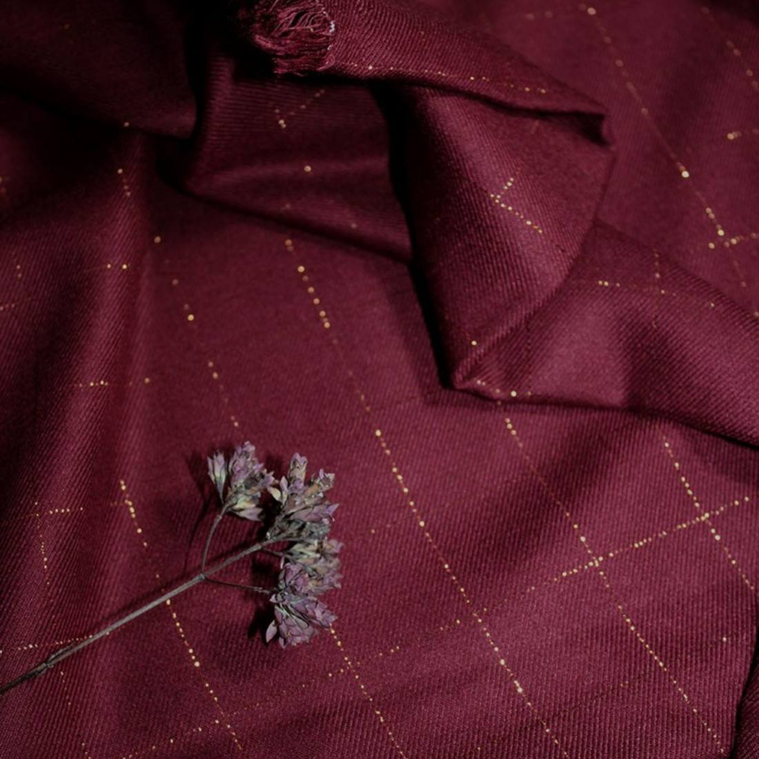 n-hfrosch-viskose-twill-glitzer-karo-dunkelrot-lurex-ko-tex image 1