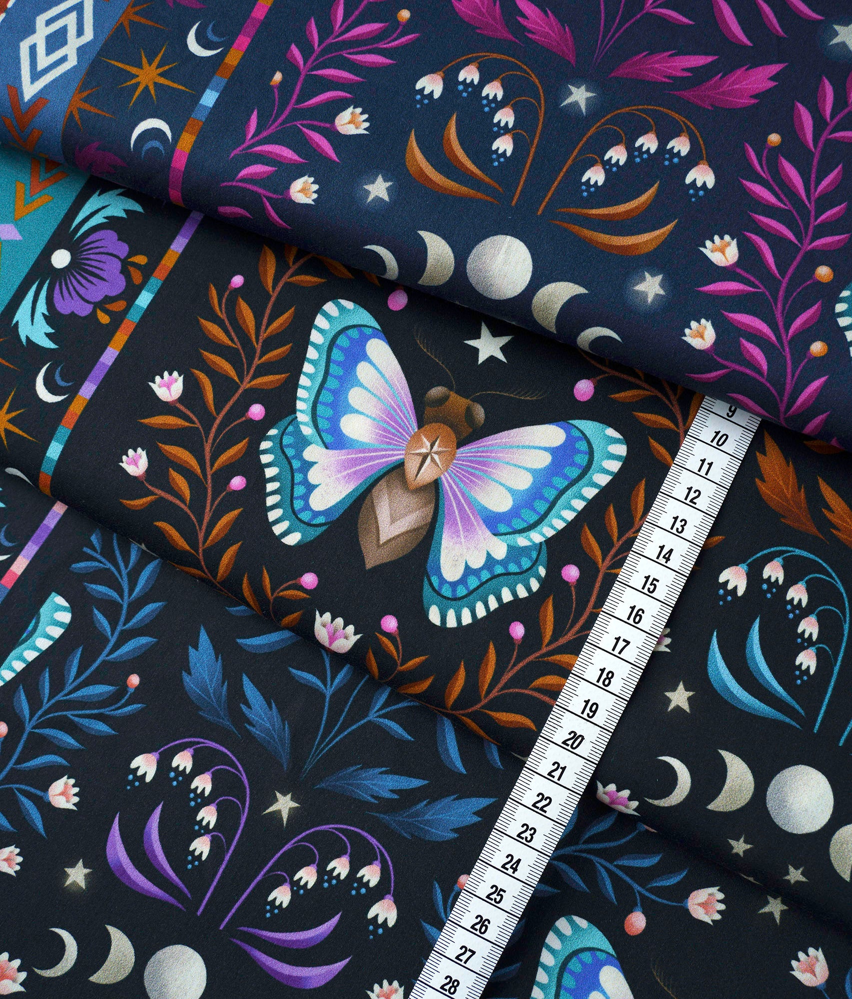 hamburger-liebe-midnight-luna-moth-sweat-col-1-bio-baumwolle image 5