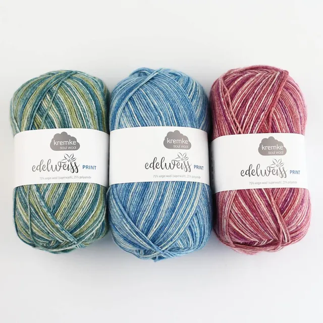 kremke-soul-wool-edelweiss-print-4fach-sockenwolle-fog-streifenmuster image 1