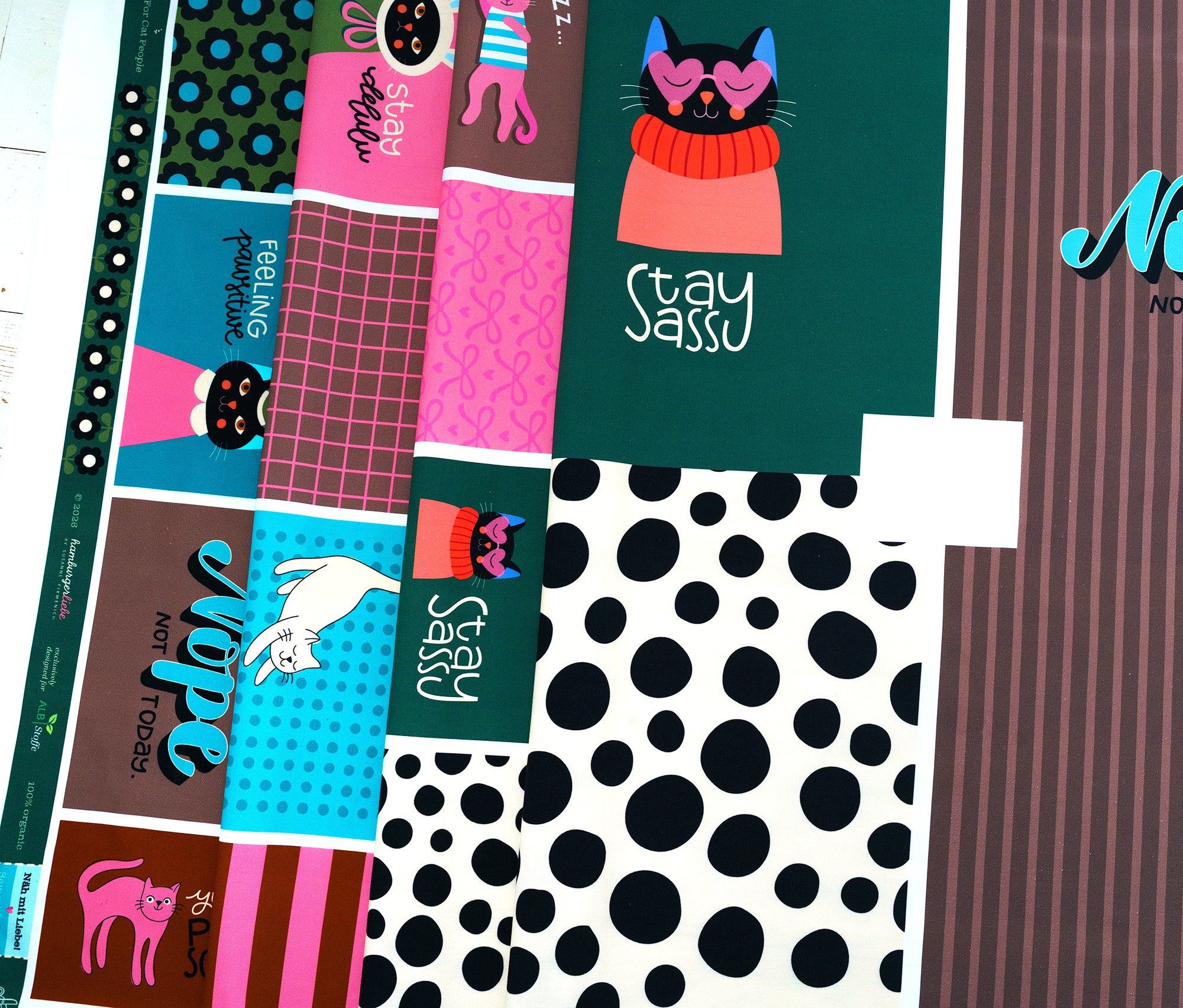 hamburger-liebe-pet-pop-panel-for-cat-people-canvas-bio image 4