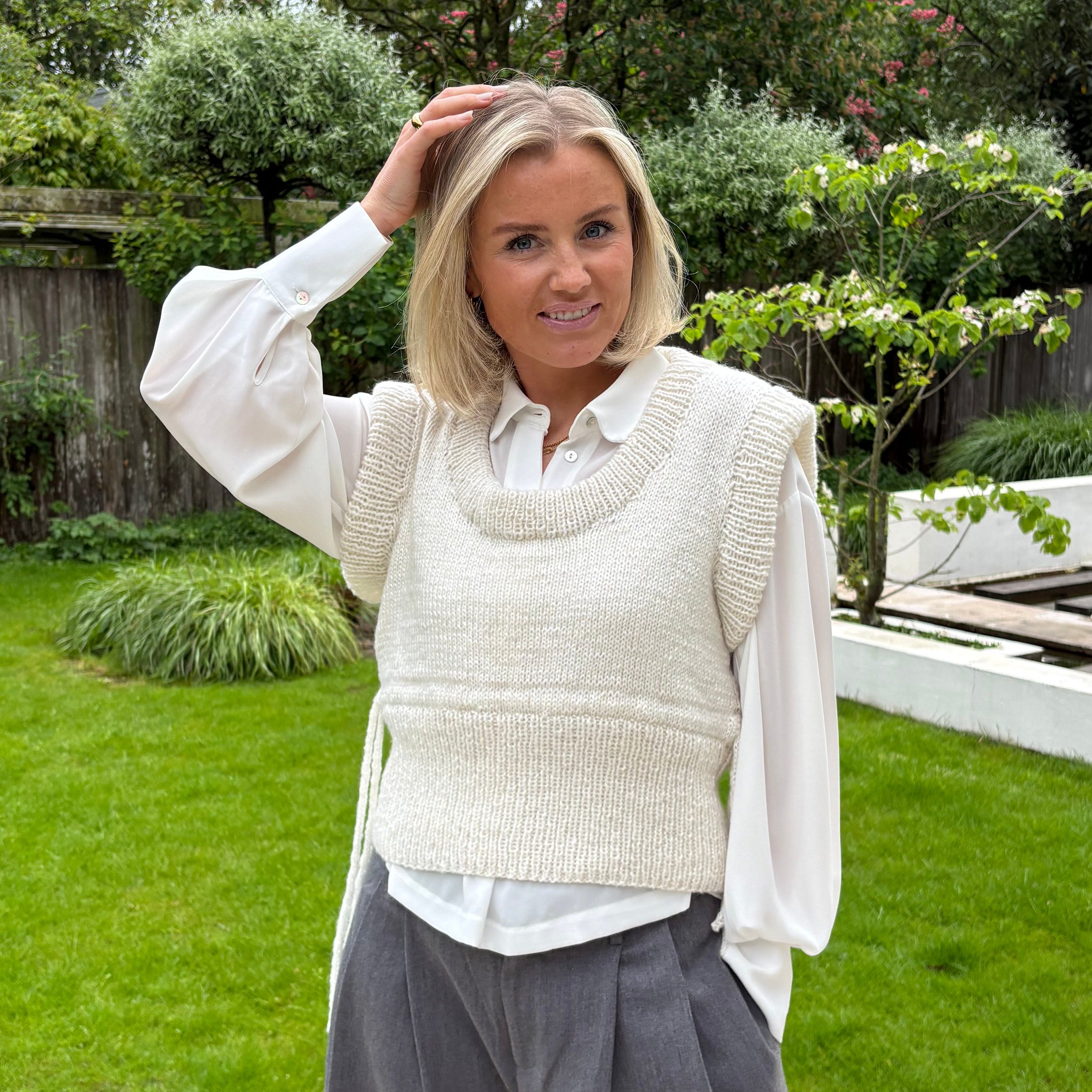 bellalana-alpaca-pose-pullunder-strickset-ecru-36-38-kordelzug image 3