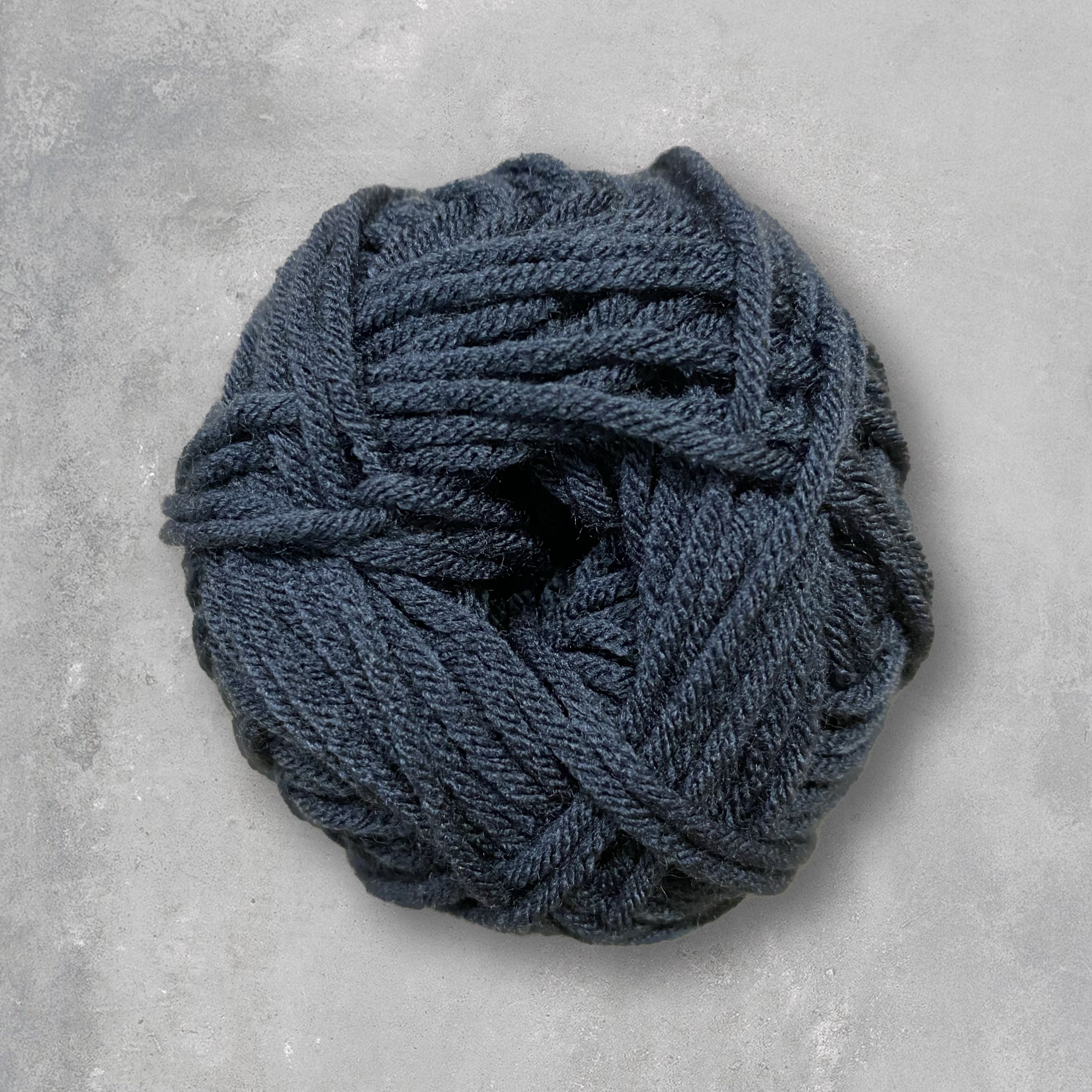 bellalana-fair-recycelt-acryl-strickgarn-dunkelgrau-103-soft-flausch image 2