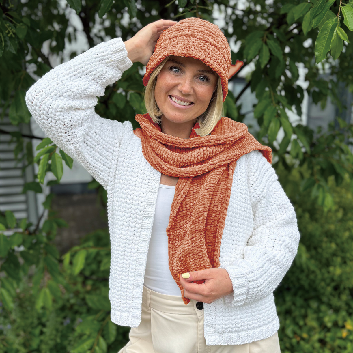 bellalana-chenille-special-set-schal-hut-fuchs-samtig-einheitsgr image 1