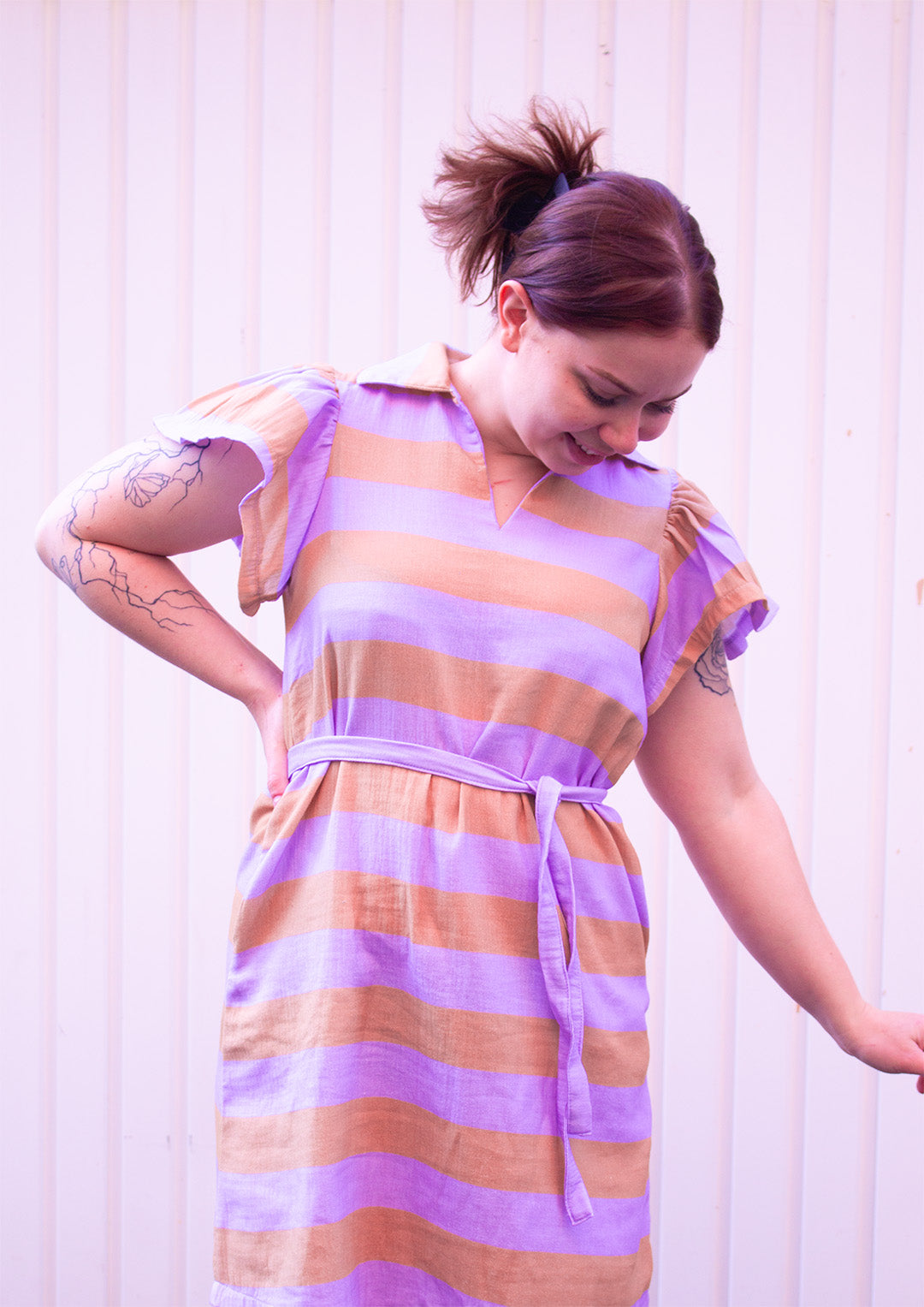 konfetti-patterns-musselin-stoff-konfettistreifen-lilac-caramel-meter image 3