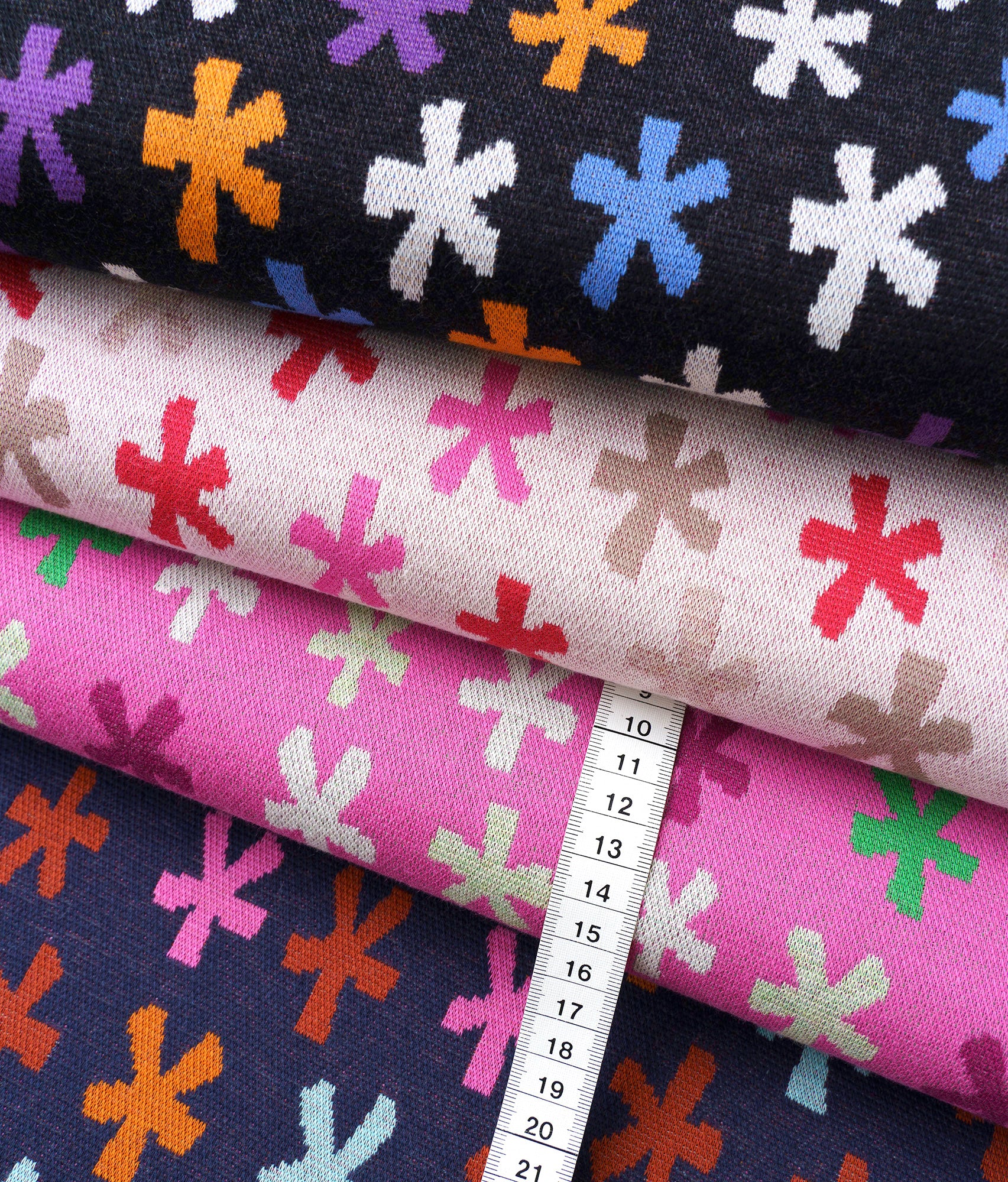 hamburger-liebe-hand-on-heart-stars-jacquard-jersey-col-1-bio image 2