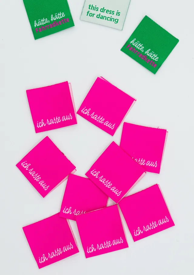 konfetti-patterns-label-9er-set-ich-raste-aus-pink-3x3-cm image 1