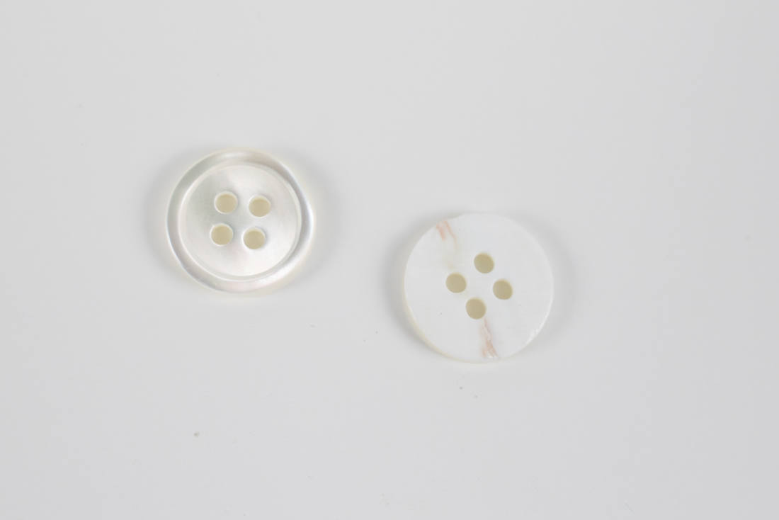 perlmutt-kn-pfe-15-mm-cremeweiss-4-loch-n-hkn-pfe image 3