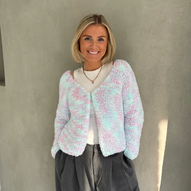 bellalana-fluffy-cardigan-strickset-mit-anleitung-flauschig image 1