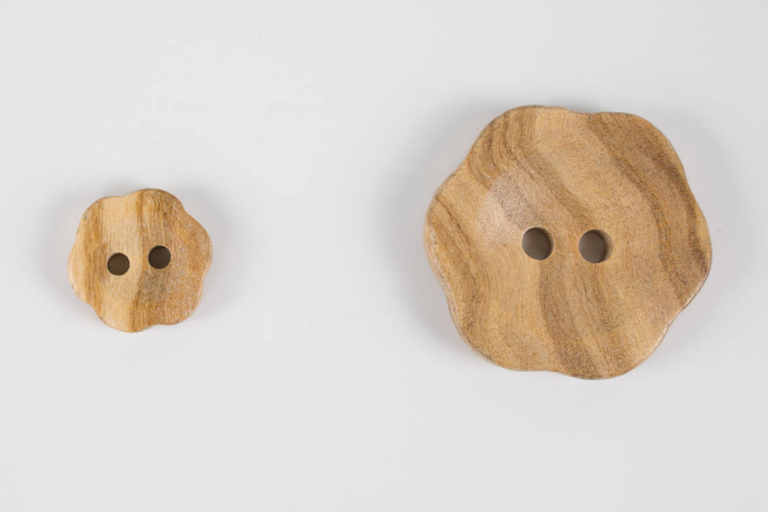 n-hfrosch-holzkn-pfe-bl-te-olivenholz-11-mm-2-loch image 3
