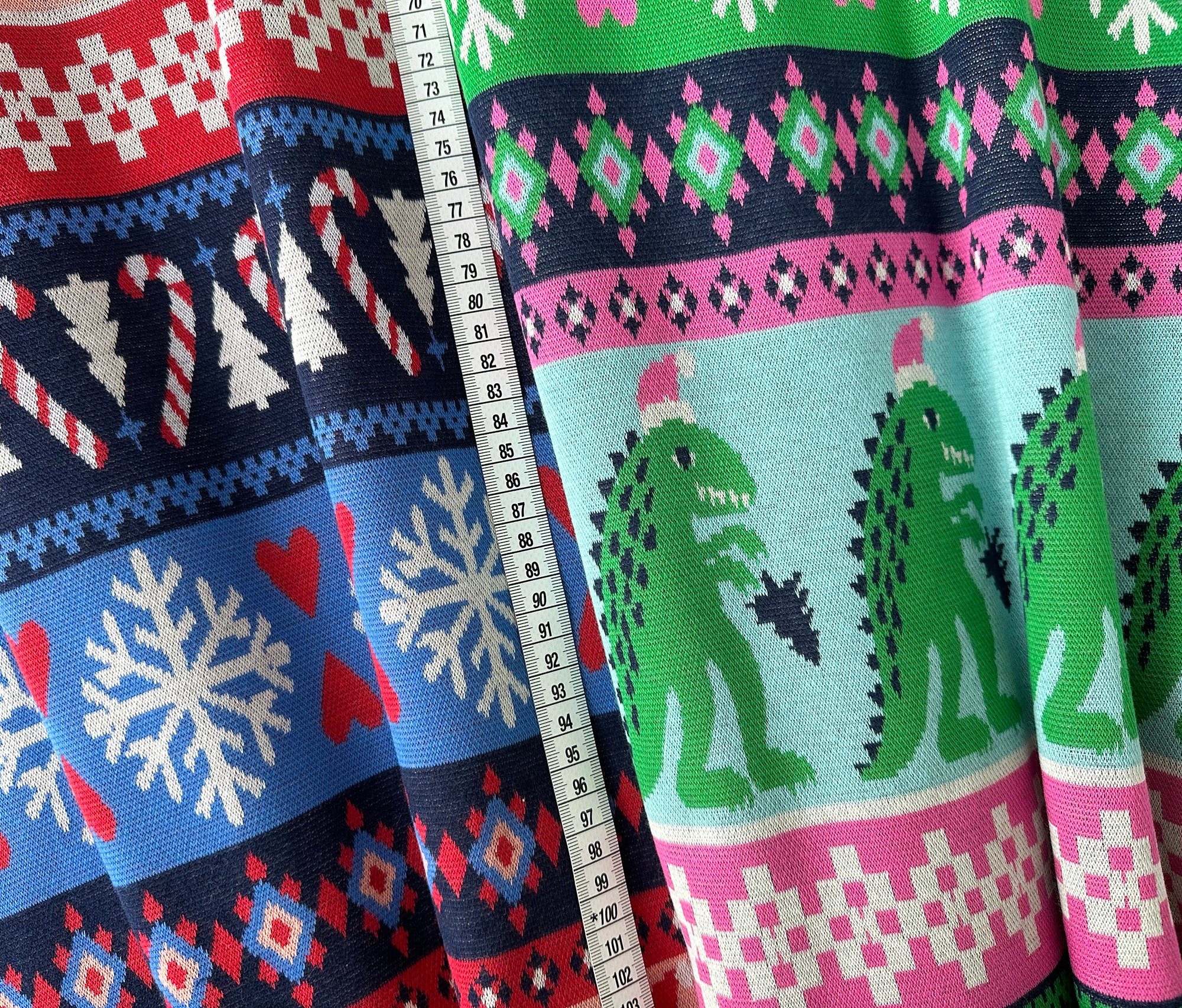 hamburger-liebe-ugly-christmas-jacquard-knitty-rexmas-dino image 3