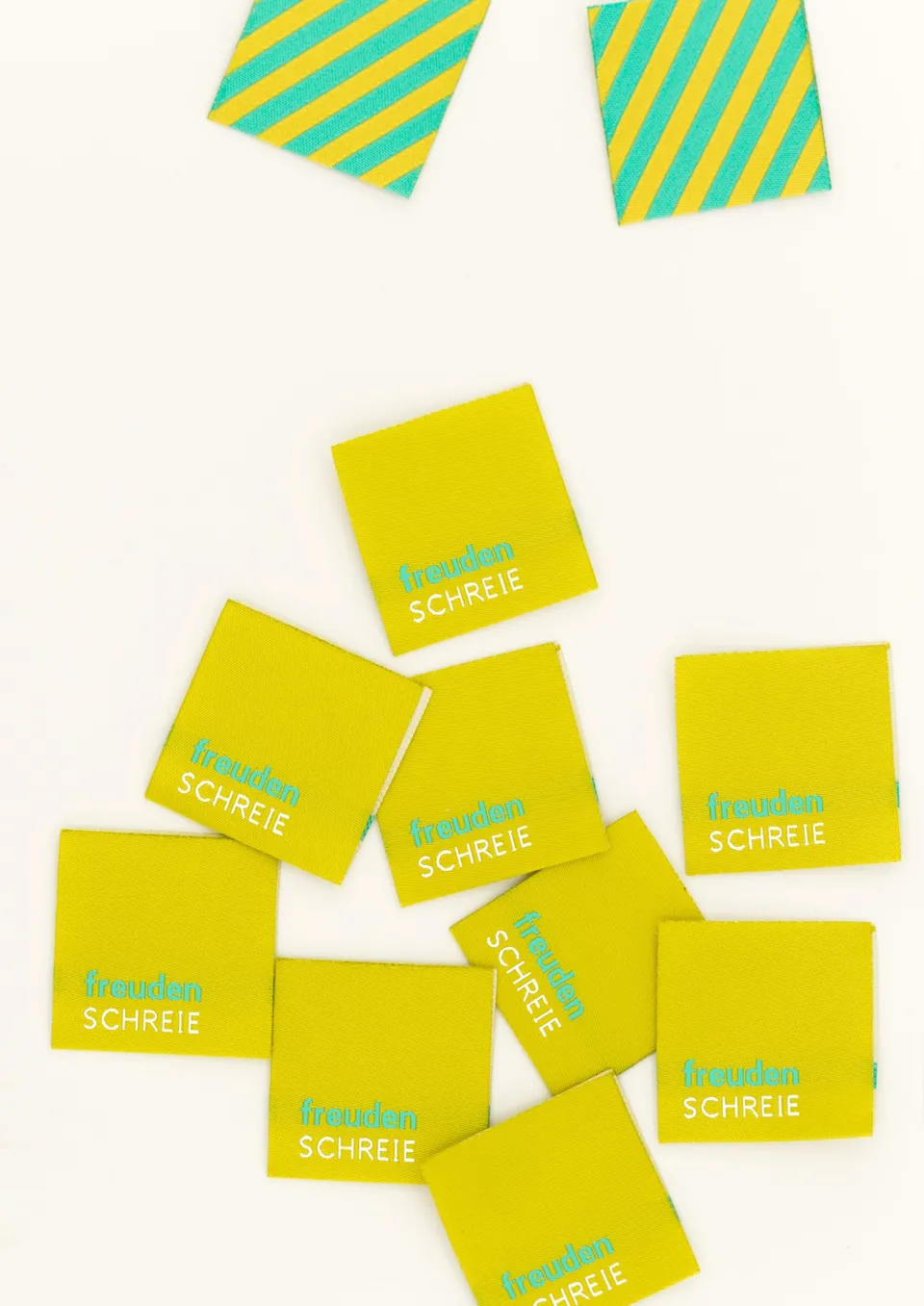 konfetti-patterns-label-webetiketten-freudenschreie-9er-set-oliv image 1