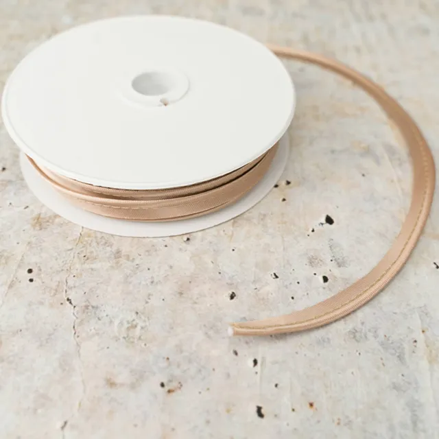 n-hfrosch-n-hzubeh-r-paspelband-satin-10mm-beige image 1