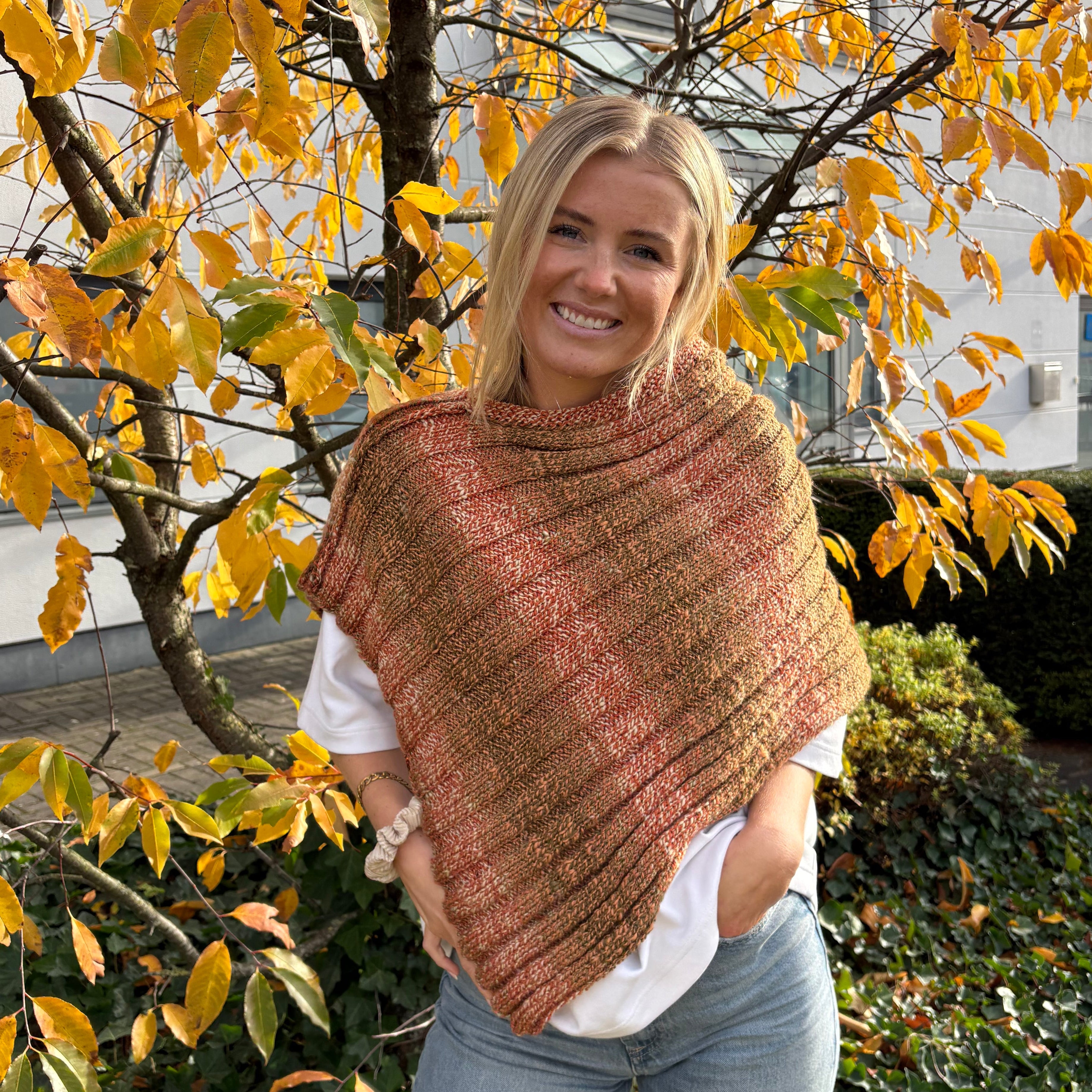 bellalana-glow-strickgarn-orange-300-mit-glanz-verlauf image 2