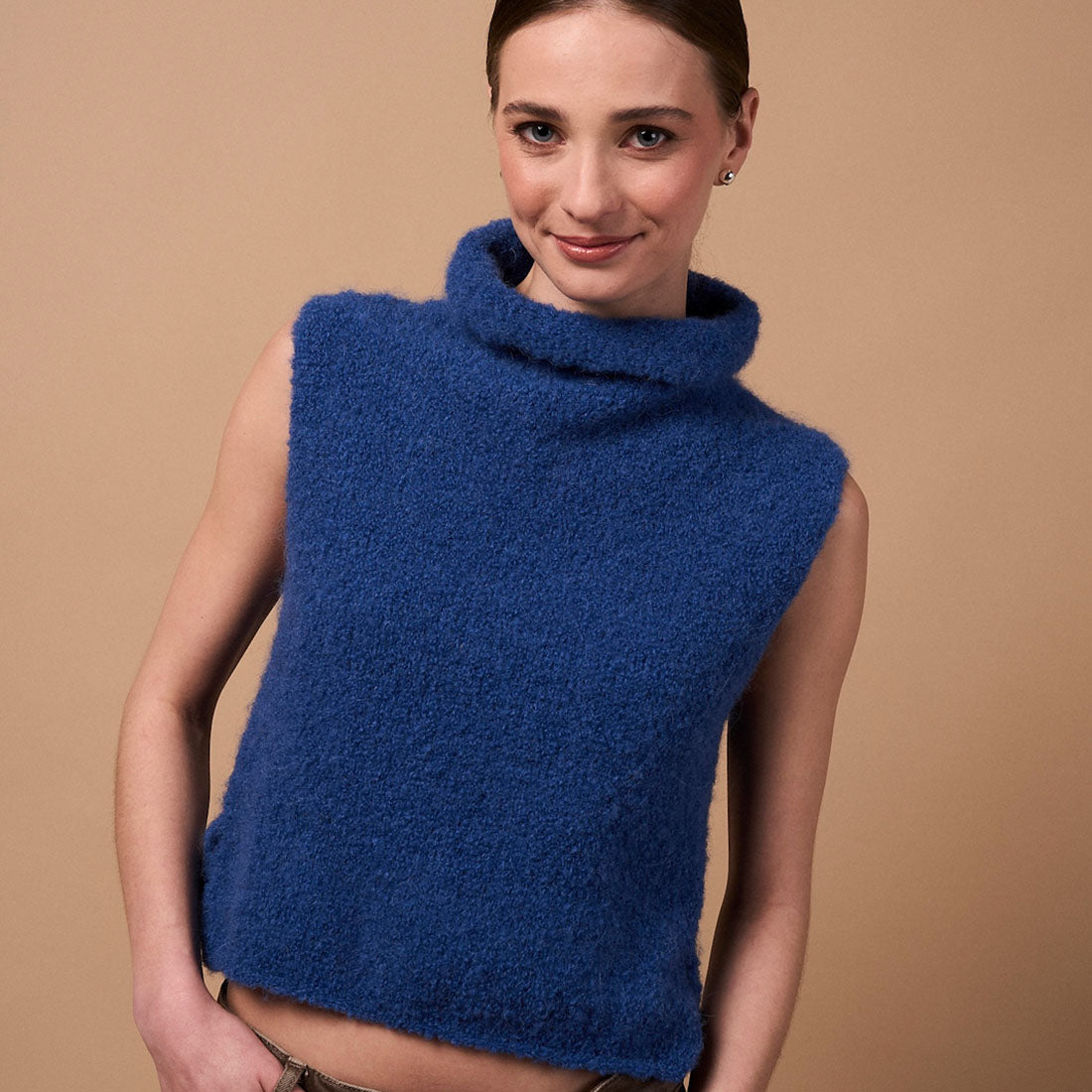 kremke-soul-wool-pippa-slipover-strickanleitung-deutsch-boucle-weste image 1